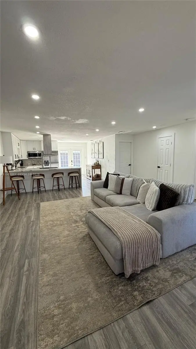 18812 NW 46th Ave, Miami Gardens, FL 33055 - Image #2