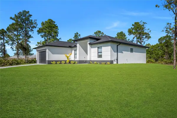 2700 W 42nd St, Lehigh Acres, FL 33971