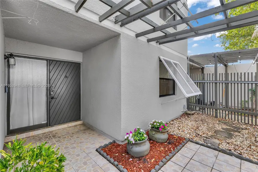 1551 NW 113th Ave, Pembroke Pines, FL 33026 - Image #2