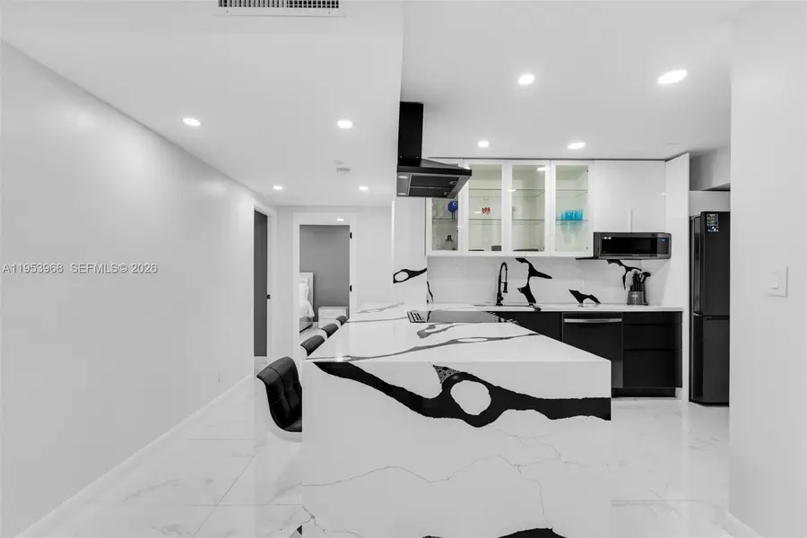 3800 Hillcrest Dr #203, Hollywood, FL 33021 - Image #3