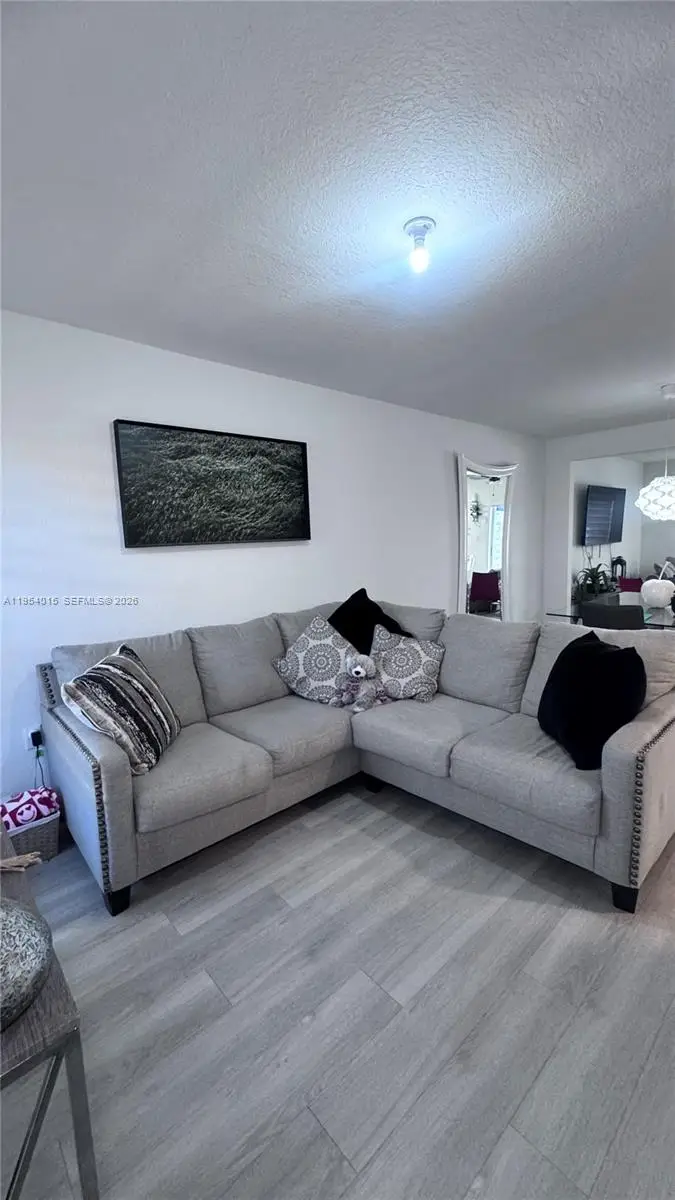 326 NE 5th Pl, Florida City, FL 33034 - Image #2