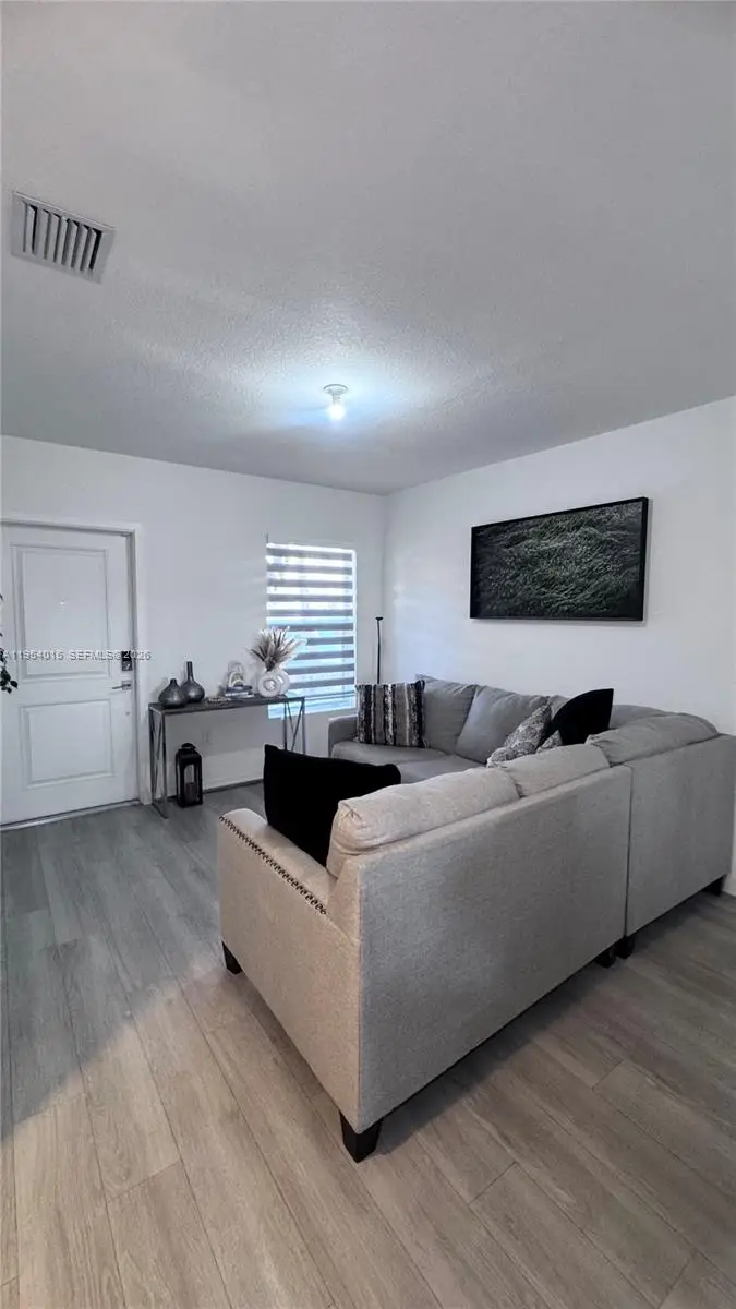 326 NE 5th Pl, Florida City, FL 33034 - Image #3