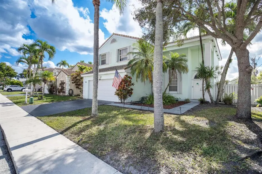 13930 Oak Ridge Dr, Davie, FL 33325 - Image #3