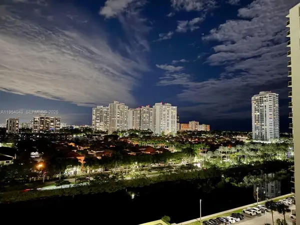 3675 N Country Club Dr #1102, Aventura, FL 33180