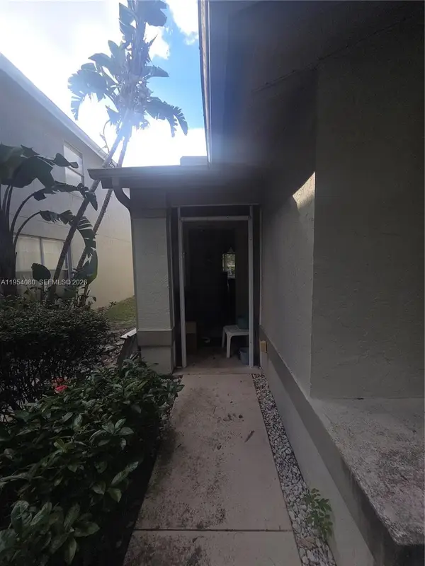 244 Trails End, Green Acres, FL 33413