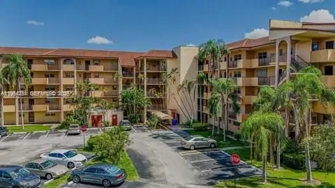 3905 N Nob Hill Rd #304, Sunrise, FL 33351