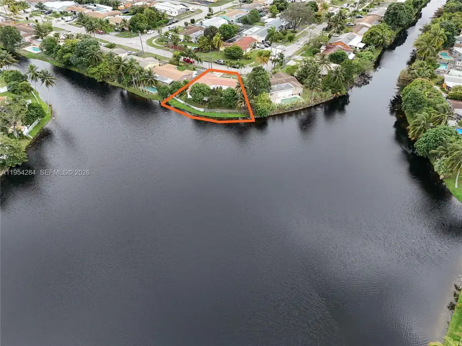 3241 NW 40th St, Lauderdale Lakes, FL 33309 - Image #2