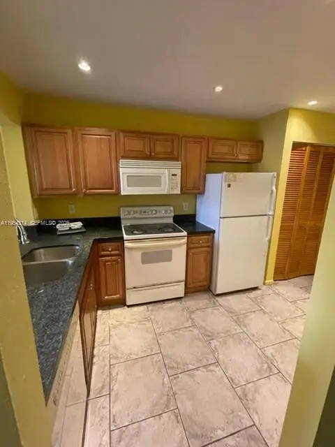 20815 NE 8th Ct #201-20, Miami, FL 33179 - Image #3