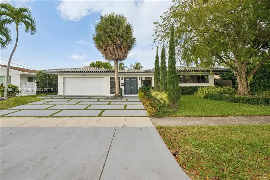 2305 Magnolia Dr, North Miami, FL 33181 - Image #3