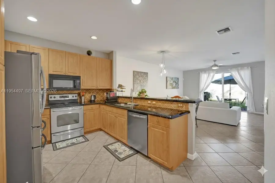 7717 Paddock Pl, Davie, FL 33328 - Image #2