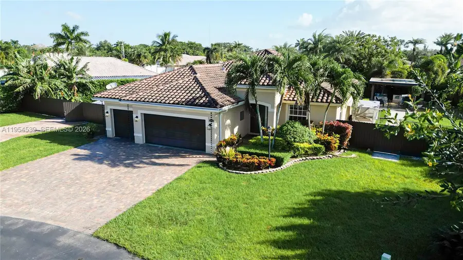 2133 NW 14th Pl, Homestead, FL 33030 - Image #2