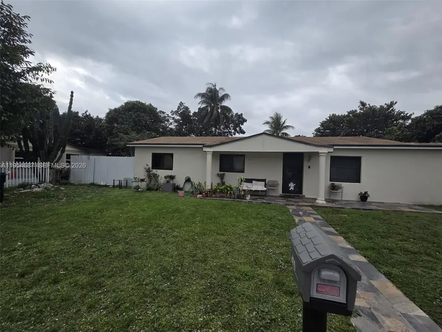 4270 NW 198th St, Miami Gardens, FL 33055 - Image #2