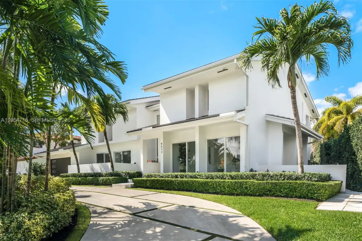6832 Sunrise Ct, Coral Gables, FL 33133 - Image #1