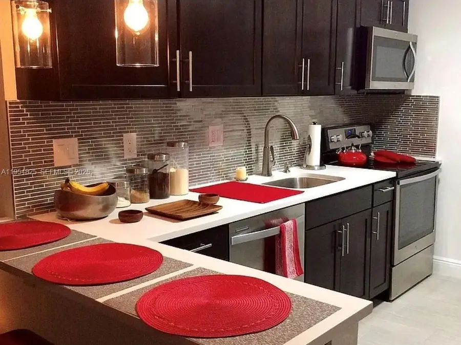 4061 N Dixie Hwy #30, Oakland Park, FL 33334 - Image #2