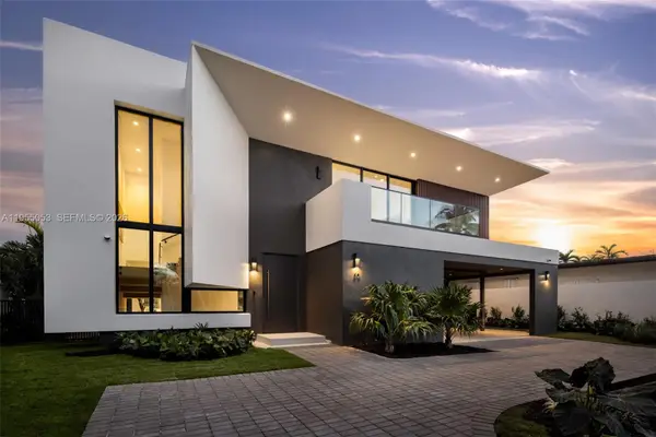 30 Samana Dr, Coconut Grove, FL 33133