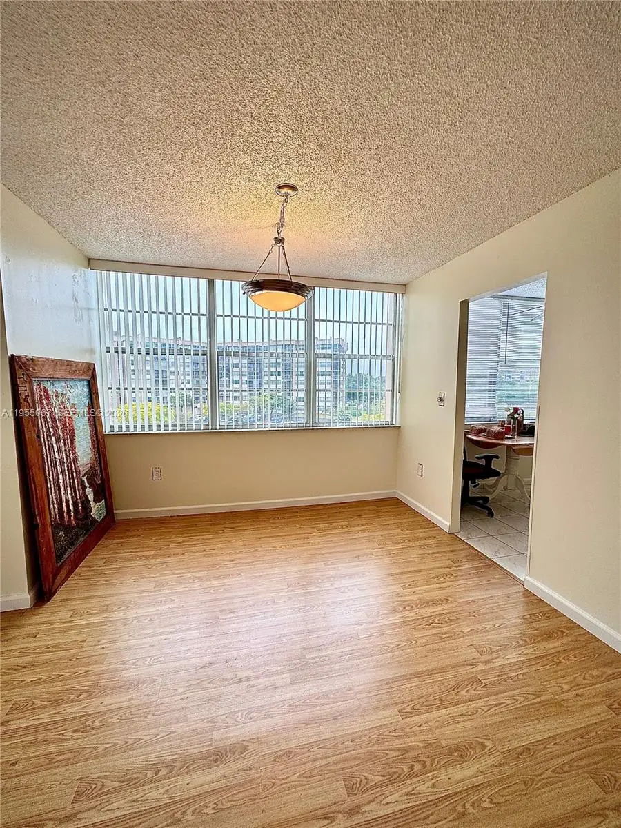 1100 Saint Charles Pl #411, Pembroke Pines, FL 33026 - Image #3