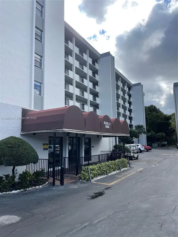 5860 NW 44th St, Lauderhill, FL 33319