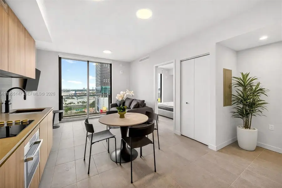 121 NE 5th Street #1913, Miami, FL 33132 - Image #2