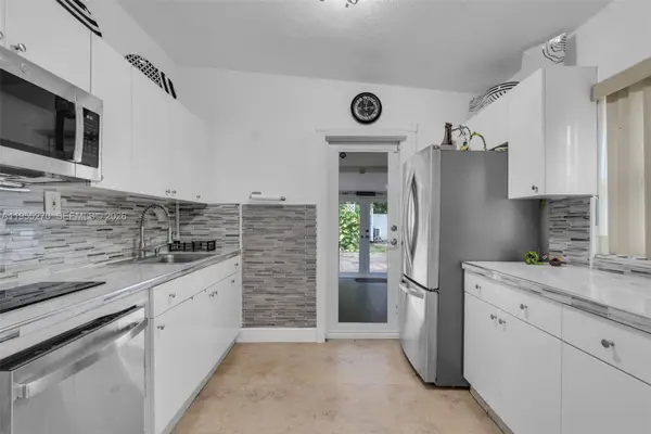 13800 NW 2nd Ave, North Miami, FL 33168