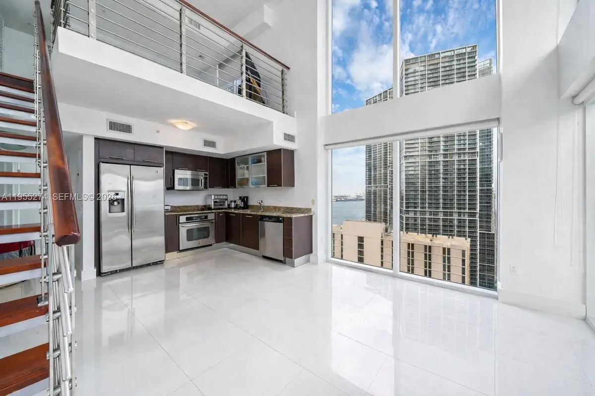 41 SE 5th St #1202, Miami, FL 33131 - Image #1