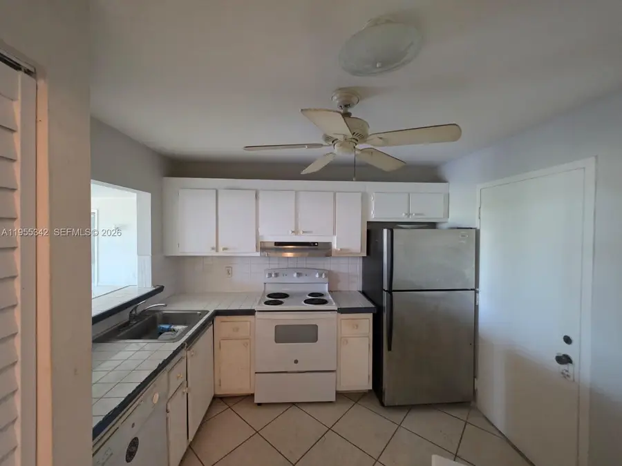 1830 Dixieanna St #406, Hollywood, FL 33020 - Image #2