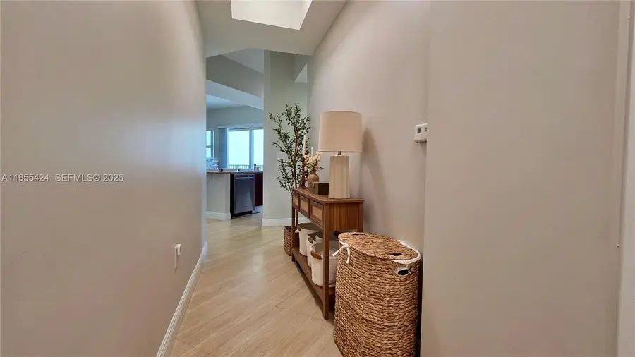 20000 E Country Club Dr #402, Aventura, FL 33180 - Image #2