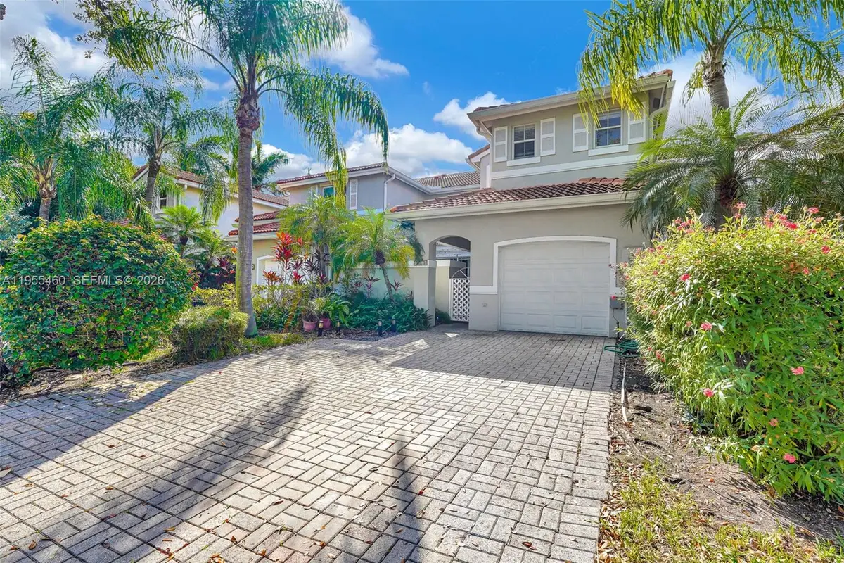 1120 Cliffrose St, Hollywood, FL 33019 - Image #1