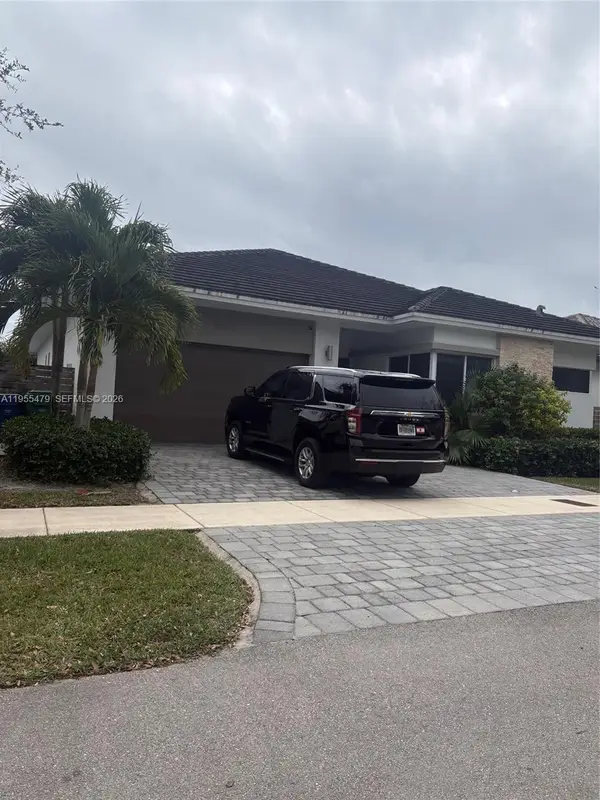 15062 SW 177th Ter, Miami, FL 33187