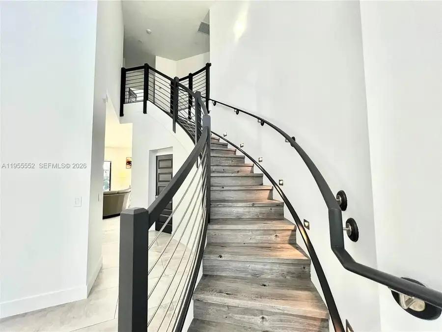 8900 NW 161st Ter, Miami Lakes, FL 33018 - #3