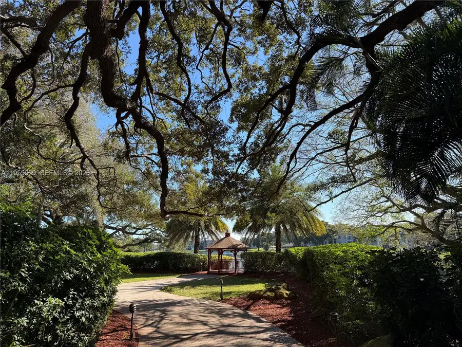 9495 Evergreen Pl #102, Davie, FL 33324 - Image #3