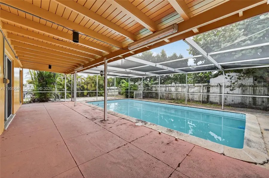 5700 NW 111th Ter, Hialeah, FL 33012 - Image #2