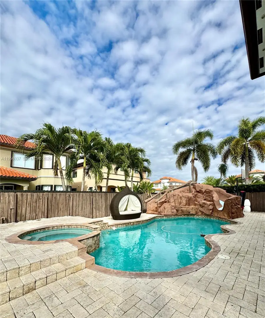 15383 SW 23rd St, Miami, FL 33185 - Image #2