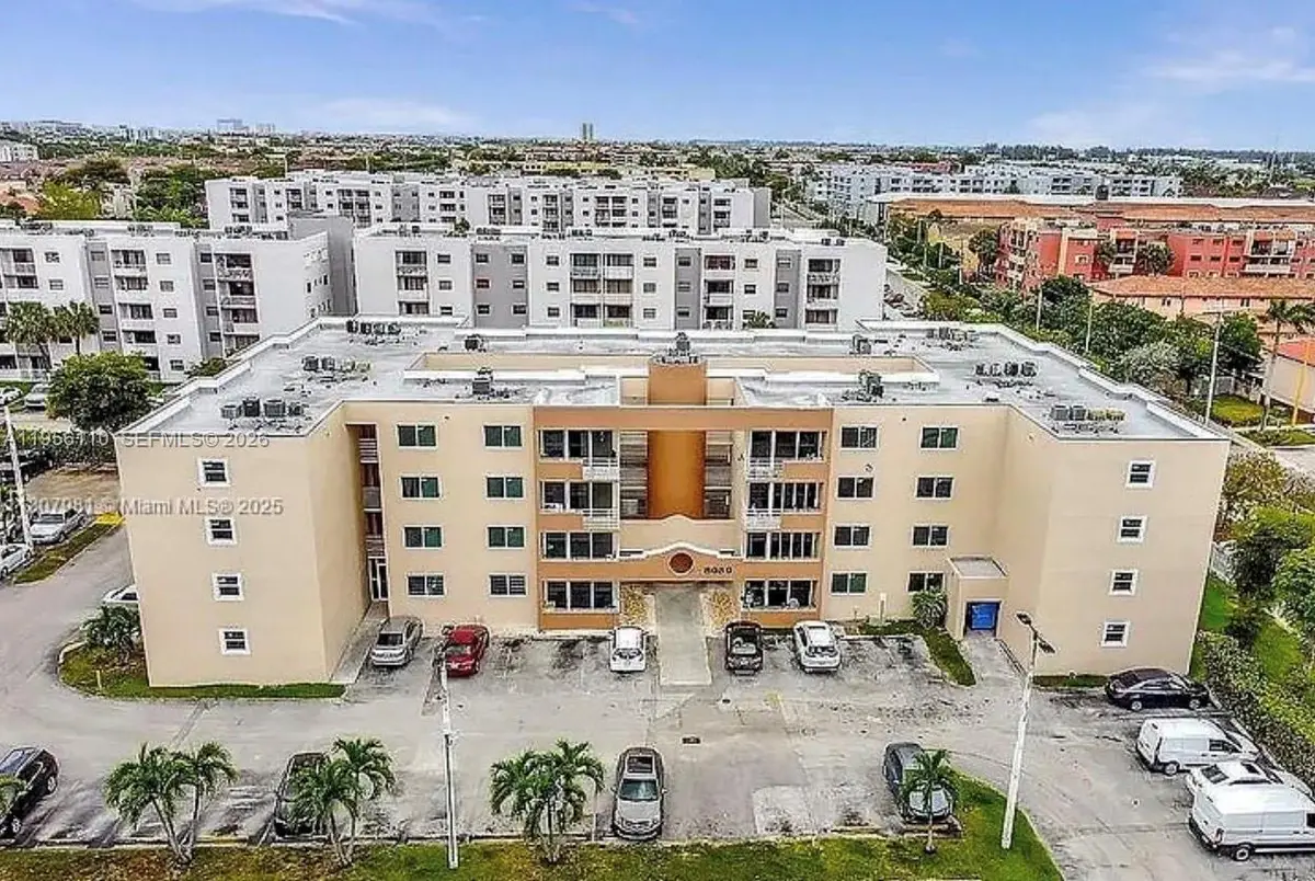 8050 NW 8th St #1407, Miami, FL 33126 - Image #1