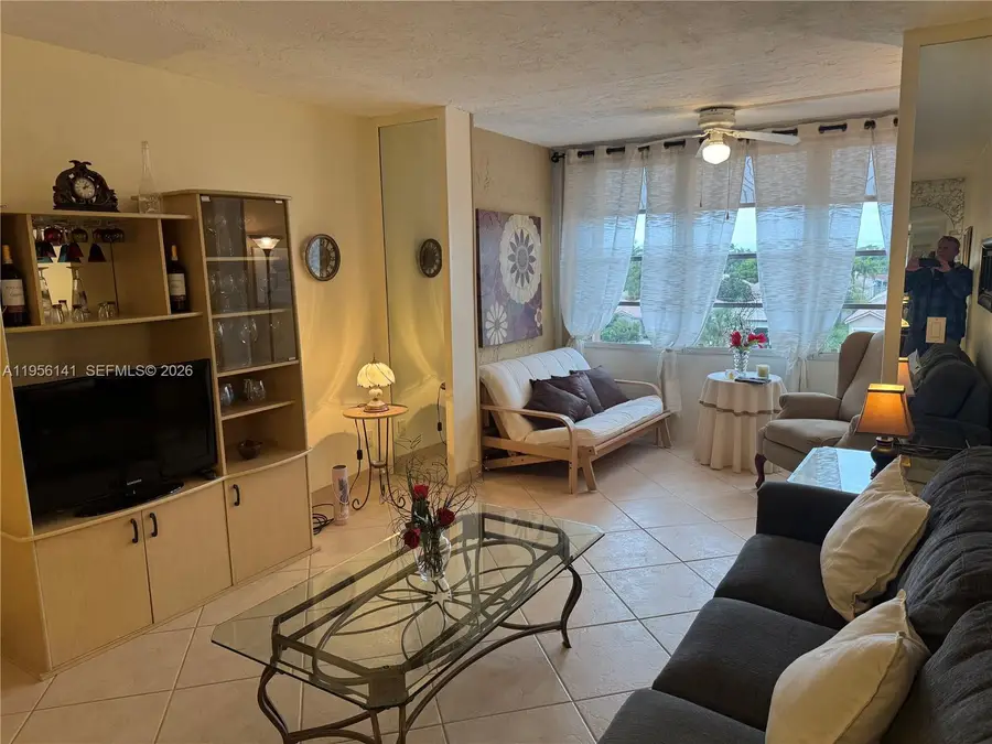 2861 Somerset Dr #407, Lauderdale Lakes, FL 33311 - Image #2