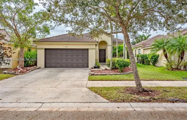 625 Bald Cypress Rd, Weston, FL 33327