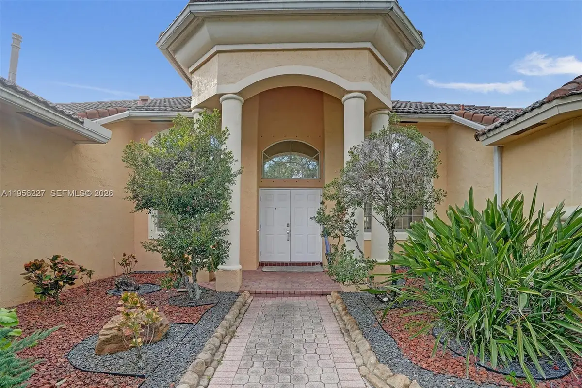 2024 NW 139th Ter, Pembroke Pines, FL 33028 - Image #1