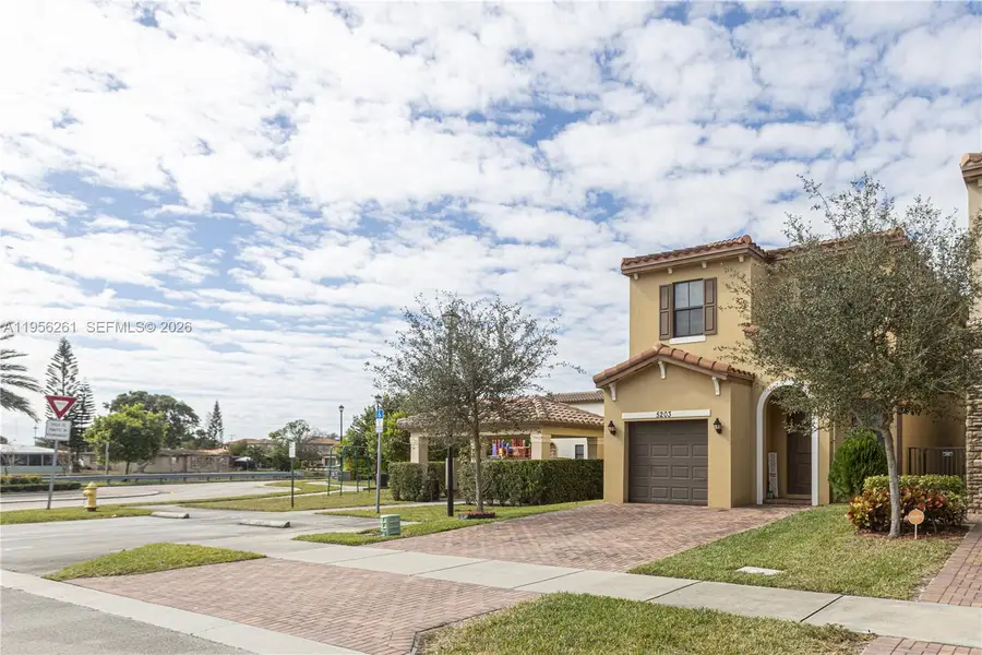 5203 NW 50th Ter, Tamarac, FL 33319 - Image #3