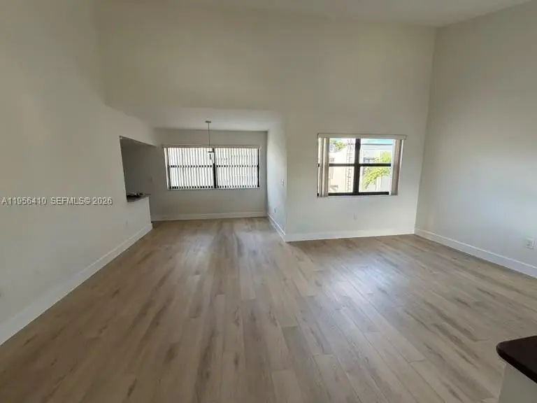 10231 Fontainebleau Blvd #201, Miami, FL 33172 - Image #1