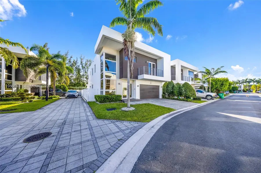 7541 NW 97th Ct, Doral, FL 33178 - #2