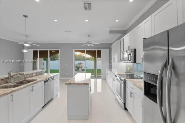 16640 NW 86th Ct, Miami Lakes, FL 33016