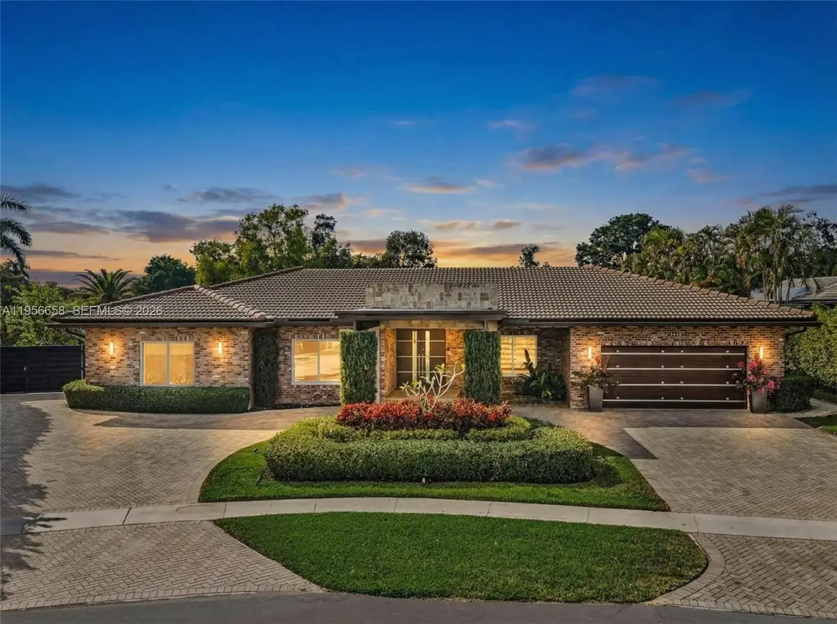 16380 Paddock Ln, Weston, FL 33326 - Image #1