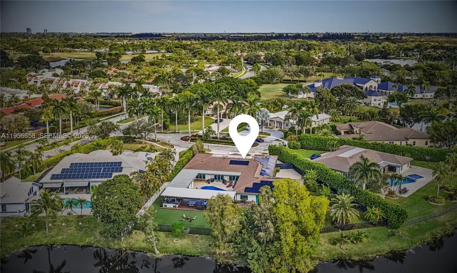 16380 Paddock Ln, Weston, FL 33326 - Image #2