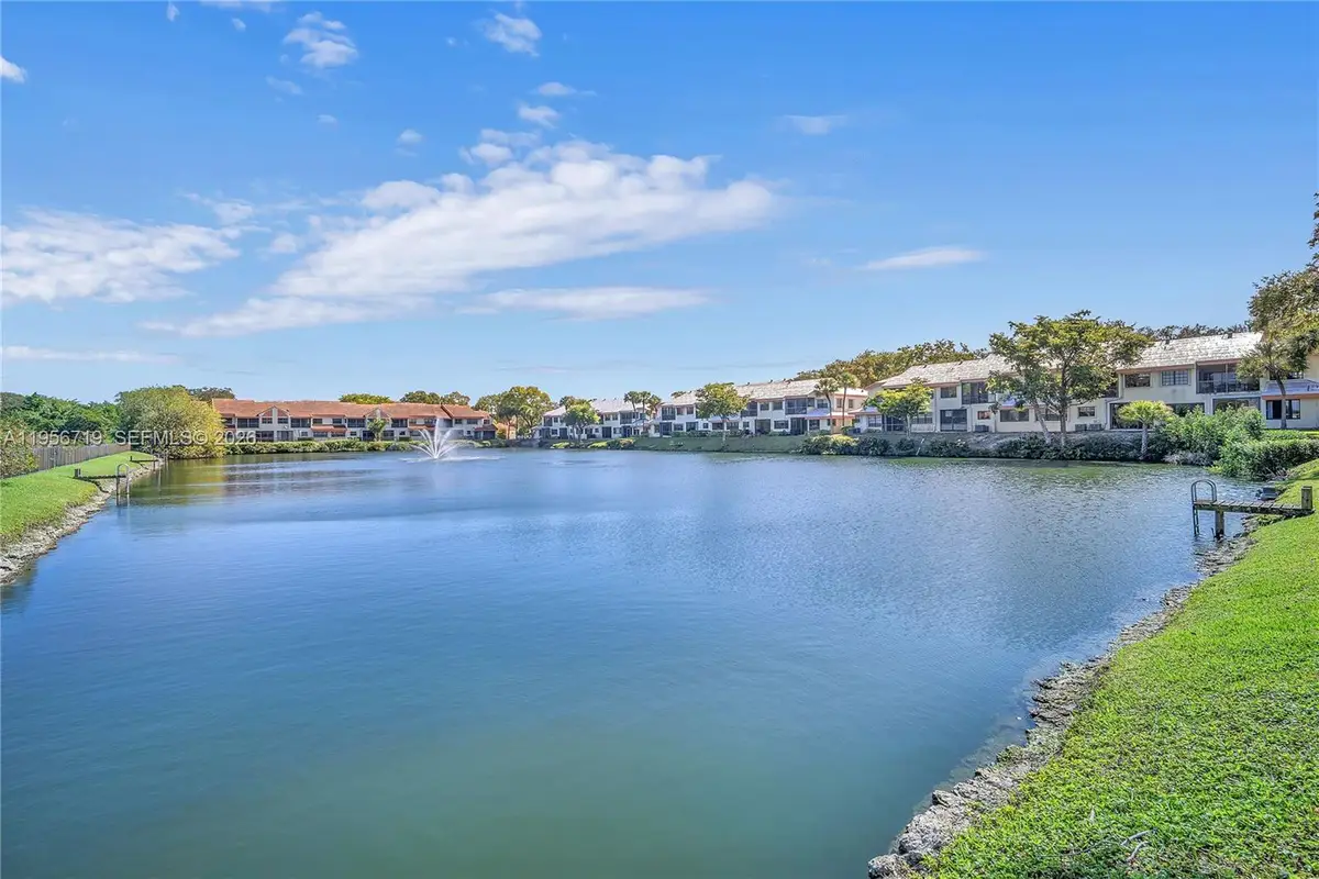 3405 Emerald Oaks Dr #207, Hollywood, FL 33021 - Image #1