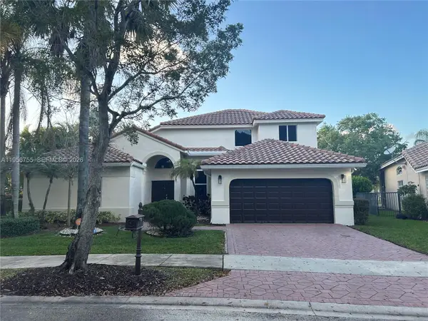 637 Lake Blvd, Weston, FL 33326