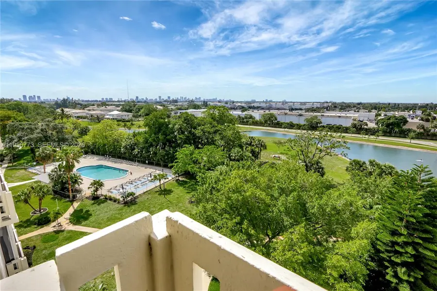 4330 Hillcrest Dr #807, Hollywood, FL 33021 - Image #2