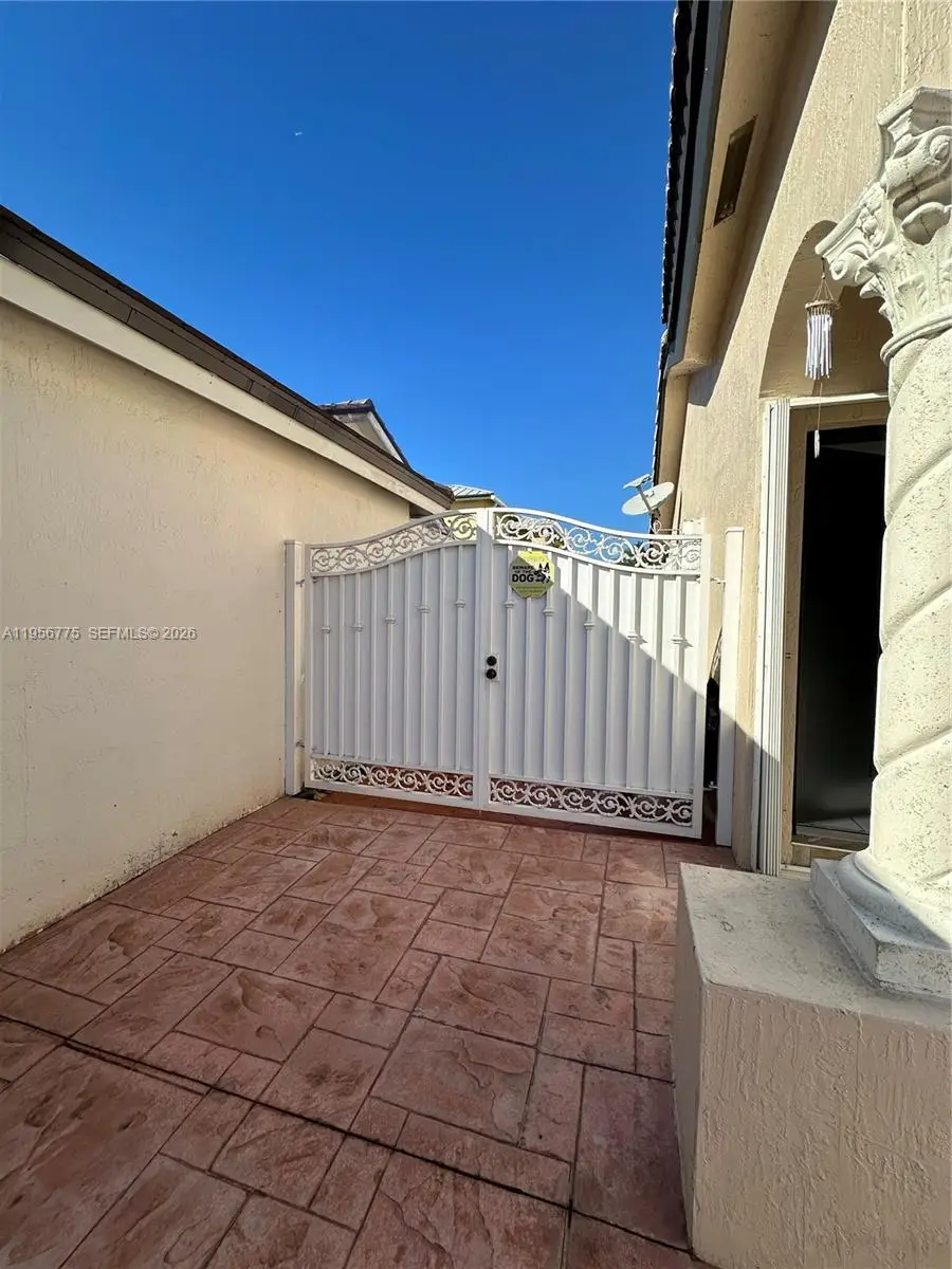 15421 SW 95th Ln, Miami, FL 33196 - Image #3