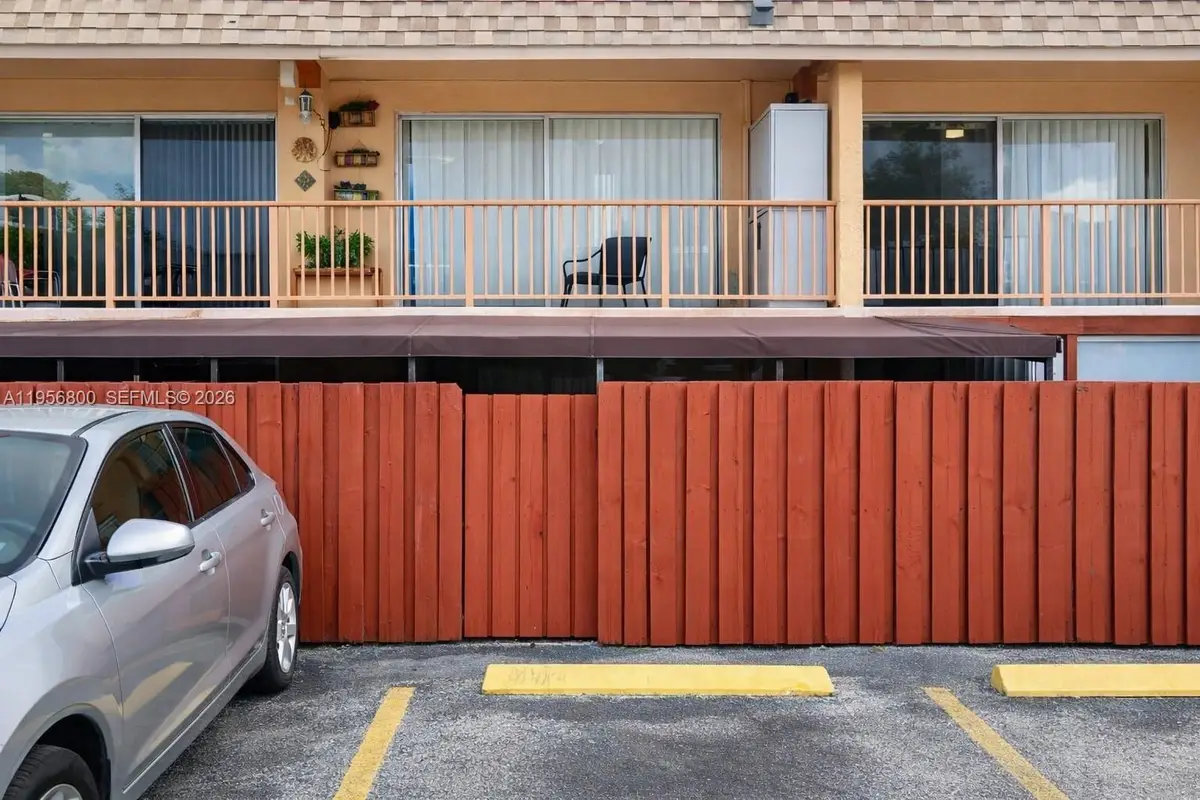 850 SW 129th Pl #103, Miami, FL 33184 - Image #1