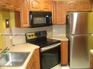 900 NE 209th Ter #104-31, Miami, FL 33179