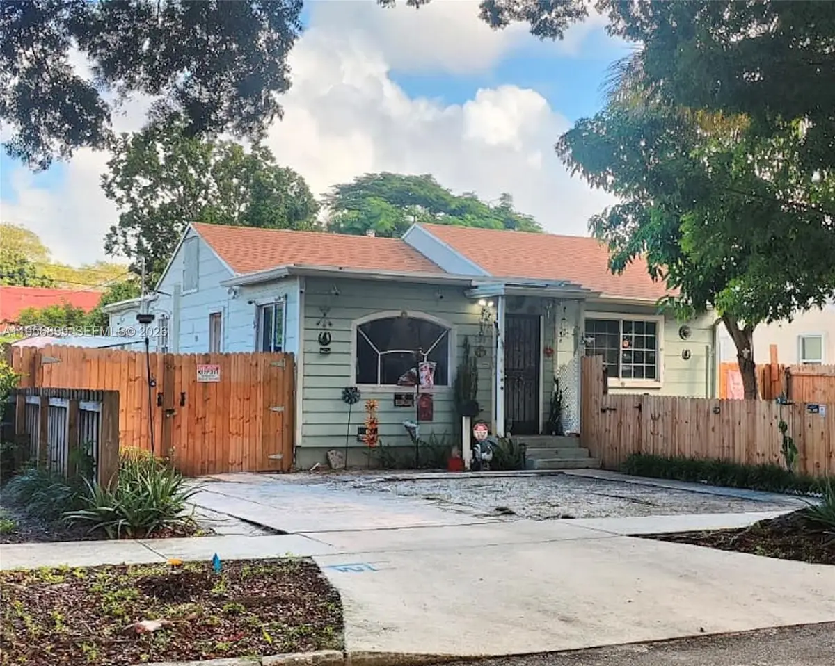 825 Winters St, West Palm Beach, FL 33405 - Image #1