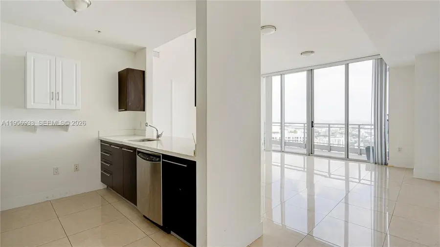 90 SW 3rd St #PH-10, Miami, FL 33130 - Image #3